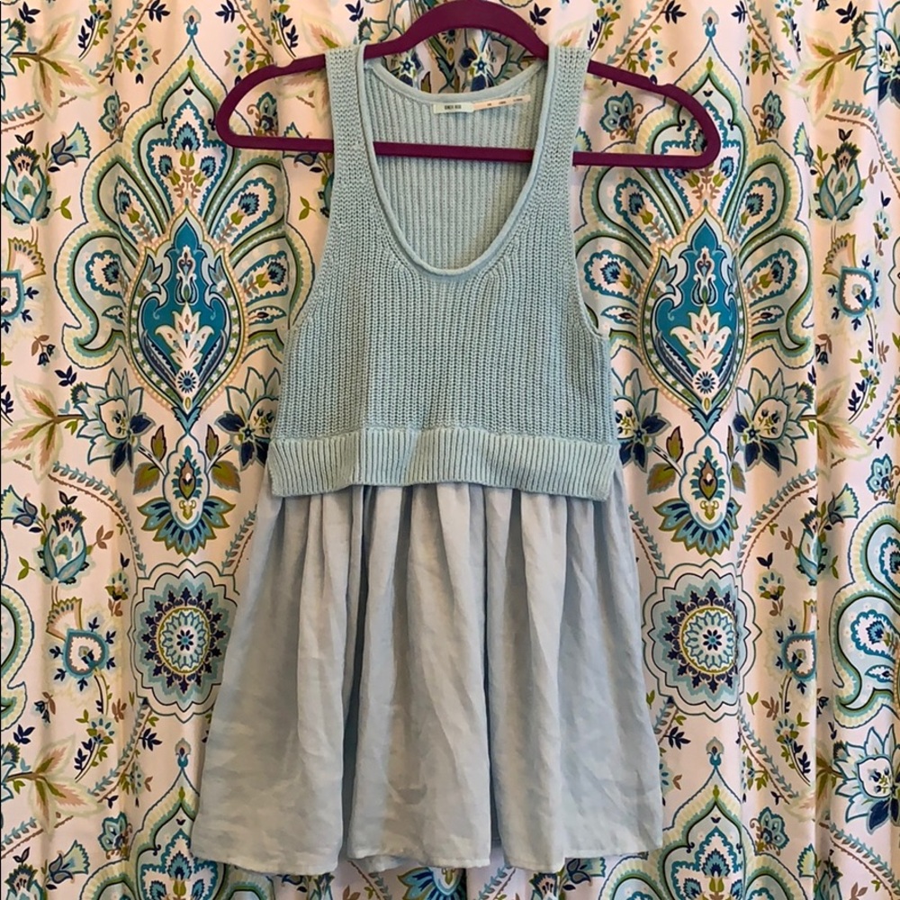 Very light sweater/shirt size extra small